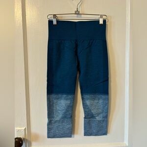 3/4 length lululemon running leggings size 4